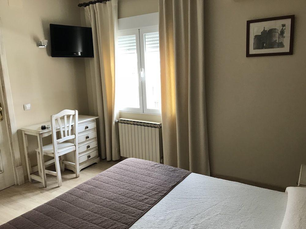 Hostal-Cafe Gutgreco Sonseca Exteriör bild